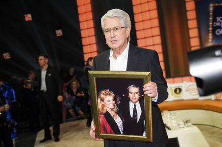Fototermin bei der TV Überraschungsshow zum 75. Geburtstag von Frank Elstner in Berlin