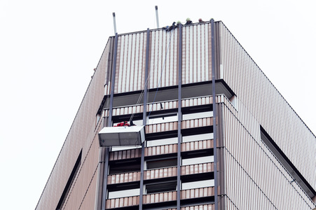 Rettungseinsatz im Kölner Unicenter 42. Stock