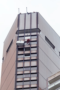 Rettungseinsatz im Kölner Unicenter 42. Stock