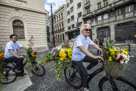 Flower Messenger in Sao Paulo
