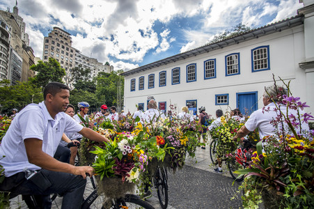 Flower Messenger in Sao Paulo