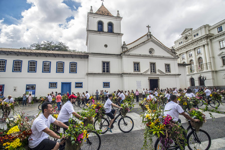 Flower Messenger in Sao Paulo