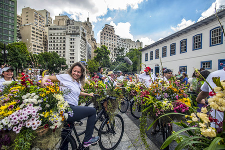 Flower Messenger in Sao Paulo