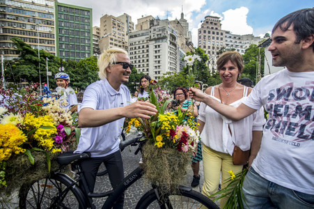 Flower Messenger in Sao Paulo