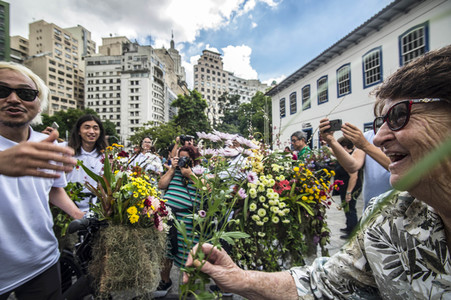 Flower Messenger in Sao Paulo