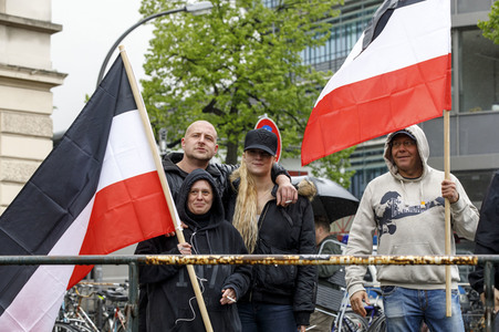 Linke und rechte Demonstrationen in Köln