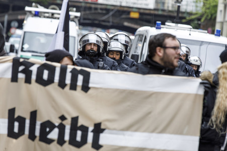 Linke und rechte Demonstrationen in Köln