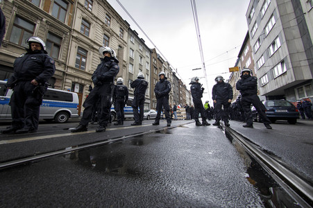 Linke und rechte Demonstrationen in Köln