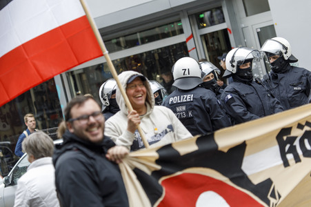 Linke und rechte Demonstrationen in Köln