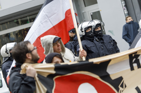 Linke und rechte Demonstrationen in Köln