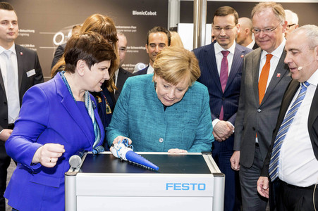 Eröffnungsrundgang der Bundeskanzelerin auf der Hannover Messe 2017