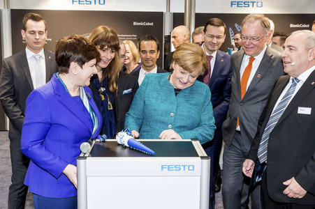 Eröffnungsrundgang der Bundeskanzelerin auf der Hannover Messe 2017