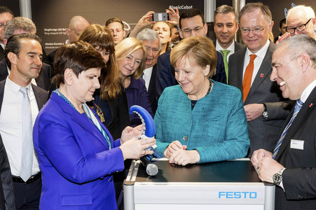 Eröffnungsrundgang der Bundeskanzelerin auf der Hannover Messe 2017