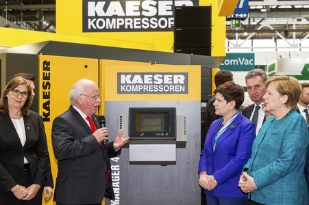 Eröffnungsrundgang der Bundeskanzelerin auf der Hannover Messe 2017