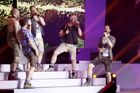 Liveshow 'Das große Schlagerfest - Die Party des Jahres' in Kiel
