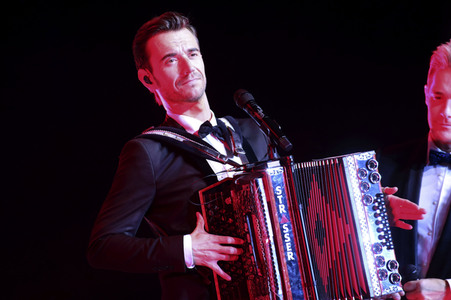 Liveshow 'Das große Schlagerfest - Die Party des Jahres' in Kiel