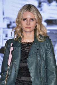 Millennial Stars Fashion Event in Tokio