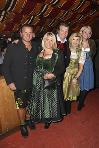 Feier zum HipPopdrom Charity Golfturnier in München