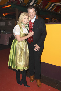 Feier zum HipPopdrom Charity Golfturnier in München