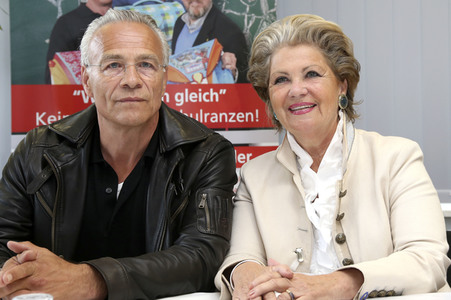 Pressetermin 'Wir starten gleich - Kein Kind ohne Schulranzen' in Hamburg