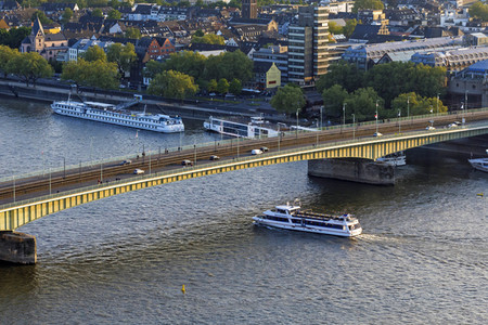 Symbolfoto Deutzer Brücke