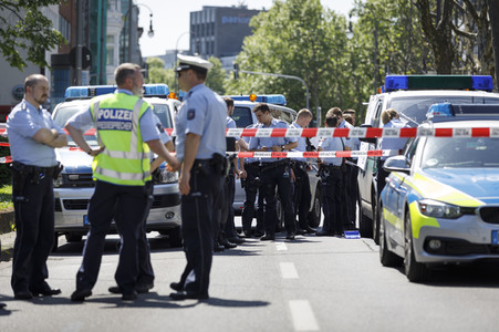 Demo am Hansaring in Köln