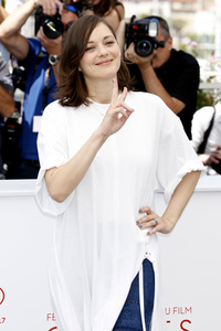 'Les fantomes d'Ismael' Photocall Cannes Film Festival 2017