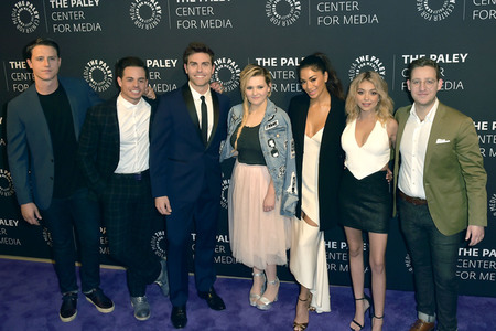 TV-Film Premiere 'Dirty Dancing' in Beverly Hills