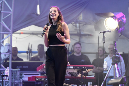 Yvonne Catterfeld live beim 36. Deutschen Evangelischen Kirchentag in Berlin