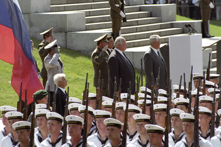 Verabschiedung der russischen Streitkräfte aus Deutschland in Berlin
