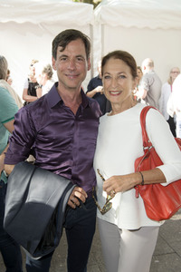 Theaterpremiere von 'Bette & Joan' in Berlin