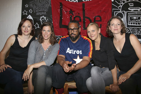 Singlepräsentation mit Salut Salon und Samy Deluxe in Hamburg