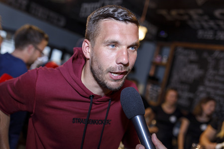 Eisdieleneröffnung von Lukas Podolski in Köln