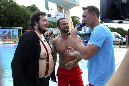 Wassersprung-Show 'Sprung meines Lebens' in Halle