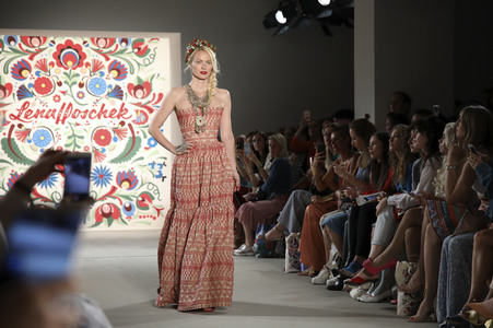 Lena Hoschek Fashion Show auf der Mercedes-Benz Fashion Week Berlin Spring/Summer 2018