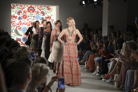 Lena Hoschek Fashion Show auf der Mercedes-Benz Fashion Week Berlin Spring/Summer 2018
