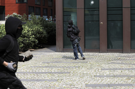 '#BlockG20 – colour the red zone!' Demonstration in Hamburg