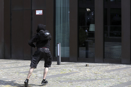 '#BlockG20 – colour the red zone!' Demonstration in Hamburg