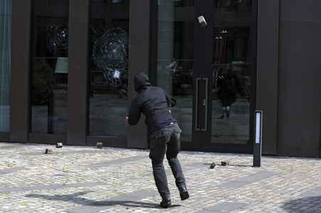 '#BlockG20 – colour the red zone!' Demonstration in Hamburg