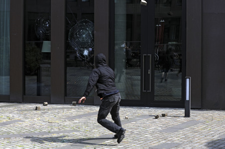 '#BlockG20 – colour the red zone!' Demonstration in Hamburg