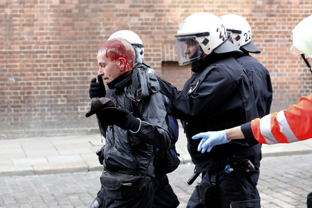'#BlockG20 – colour the red zone!' Demonstration in Hamburg