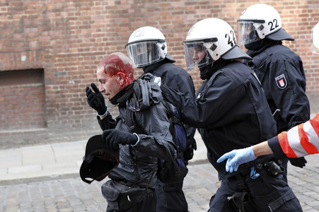 '#BlockG20 – colour the red zone!' Demonstration in Hamburg