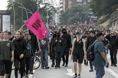 '#BlockG20 – colour the red zone!' Demonstration in Hamburg