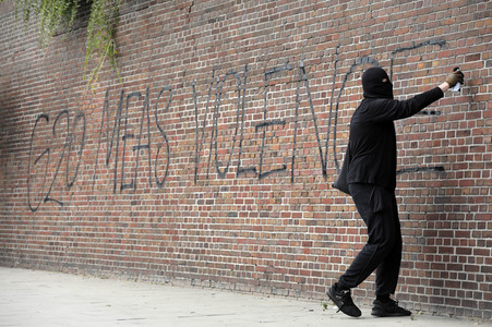'#BlockG20 – colour the red zone!' Demonstration in Hamburg