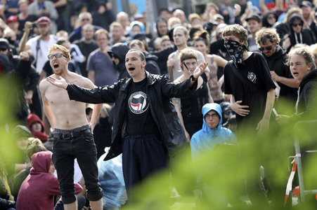 '#BlockG20 – colour the red zone!' Demonstration in Hamburg