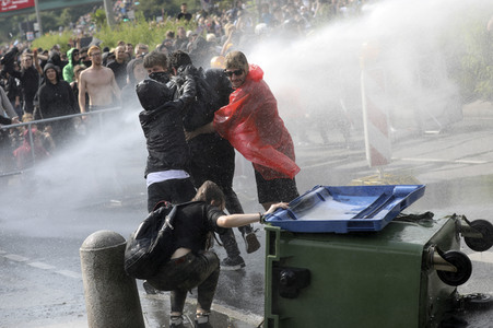 '#BlockG20 – colour the red zone!' Demonstration in Hamburg