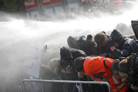 '#BlockG20 – colour the red zone!' Demonstration in Hamburg