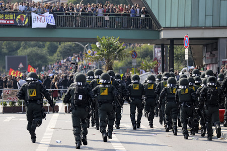 '#BlockG20 – colour the red zone!' Demonstration in Hamburg