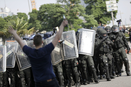 '#BlockG20 – colour the red zone!' Demonstration in Hamburg