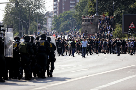 '#BlockG20 – colour the red zone!' Demonstration in Hamburg